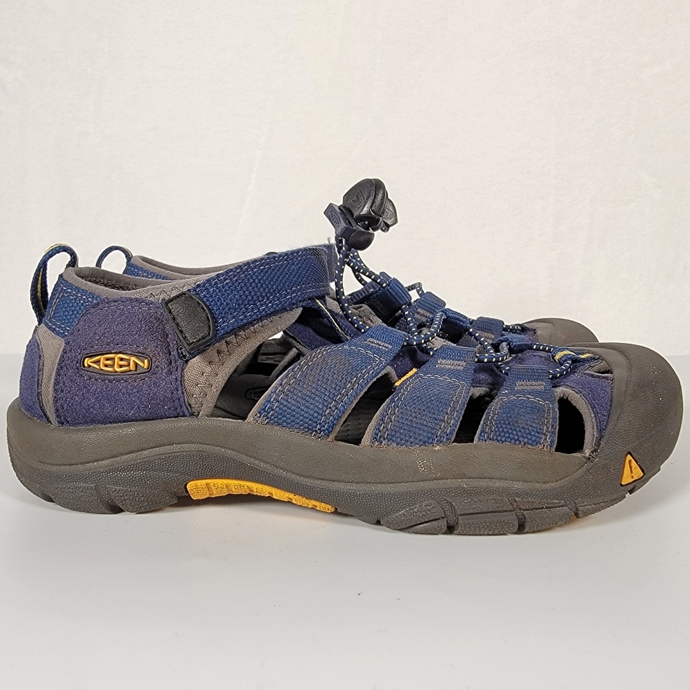 Keen Big Kid's Newport H2 Shoes In Blue, Size 4